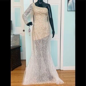 Size 4 One Sleeve Mini Dress With lace overlay Beaded overlay homecoming NWT